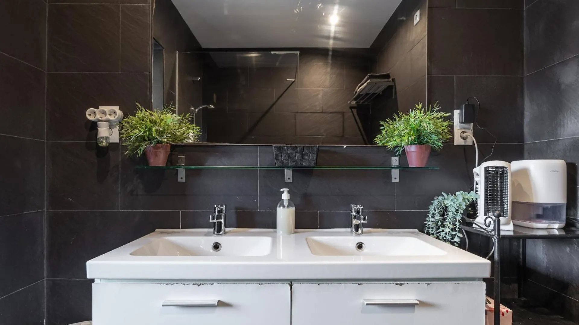 Denis Salva Montjuic Apartment Barcelona Spain